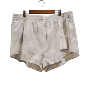 Athleta Printed Hustle 3" Short Light Gray Size 1x NWT Running shorts w/ liner